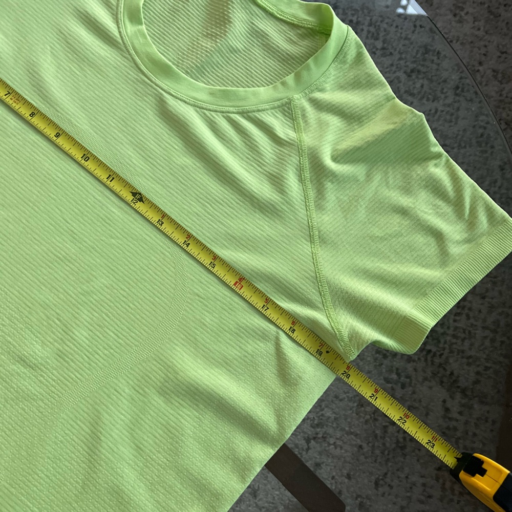 Lululemon Swiftly Tech Short Sleeve Shirt 2.0 Lime Green Women's Top Sz 12 - Picture 4 of 6